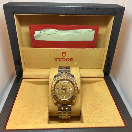 Tudor Date+Day